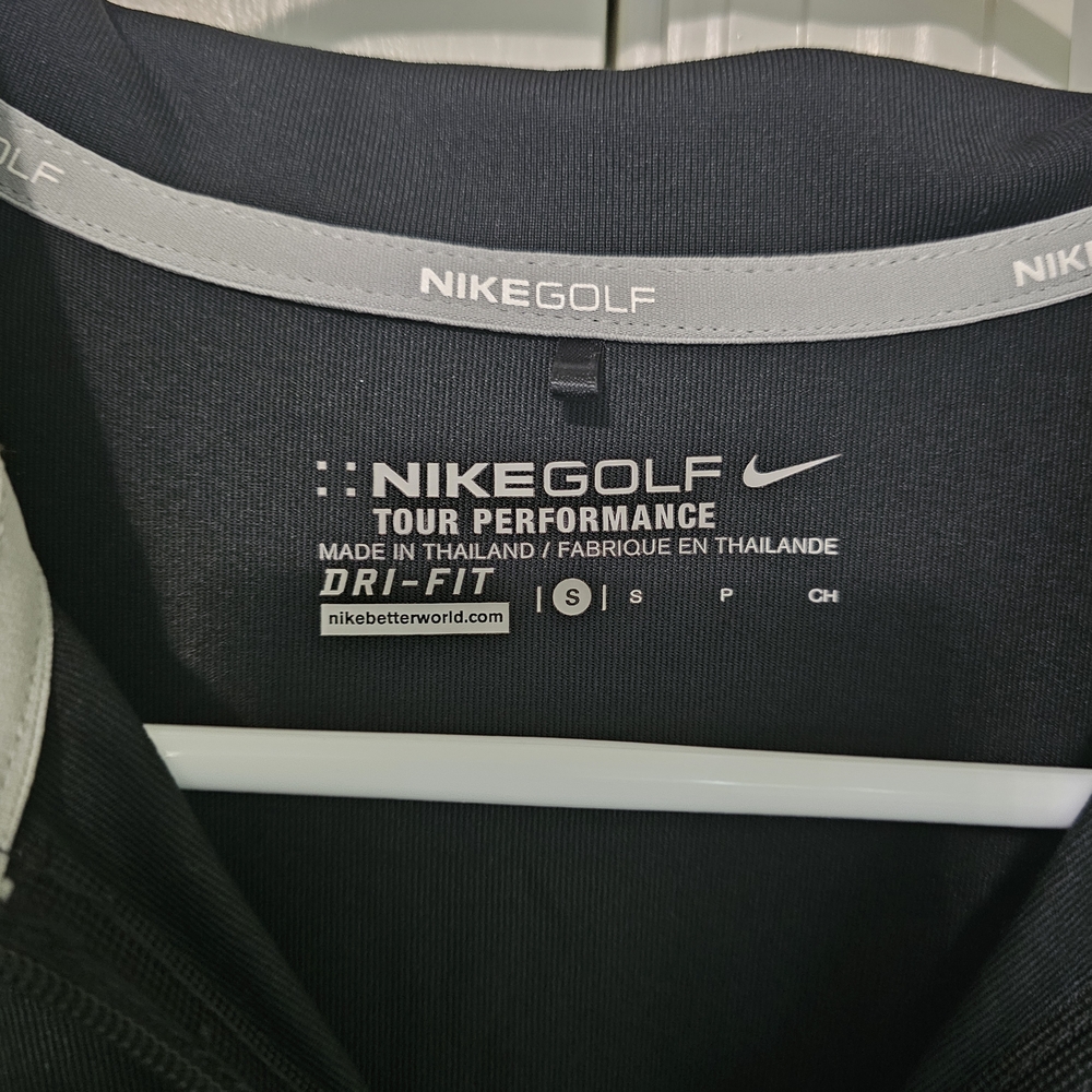 Nike Women's Black Long Sleeve Zip Top - Picture 4 of 4